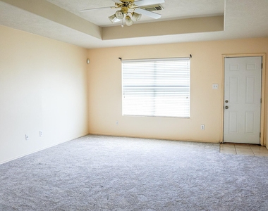 19131 Prairie Bluff Drive - Photo Thumbnail 15
