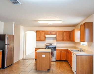 19131 Prairie Bluff Drive - Photo Thumbnail 4