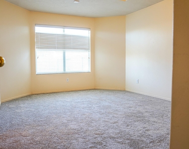 19131 Prairie Bluff Drive - Photo Thumbnail 11