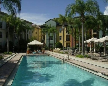 2411 W Horatio Street - Photo Thumbnail 9