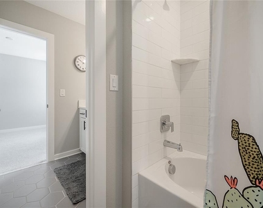 4402 W Gray Street - Photo Thumbnail 32