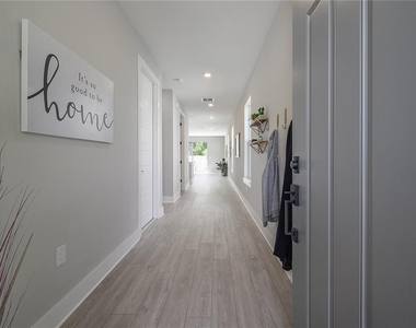 4402 W Gray Street - Photo Thumbnail 4