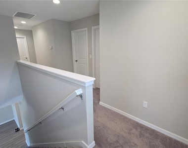 2203 E 23rd Avenue - Photo Thumbnail 11
