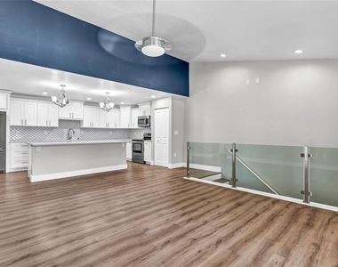 5684 Baywater Drive - Photo Thumbnail 6