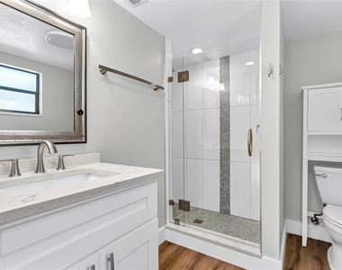 5684 Baywater Drive - Photo Thumbnail 15