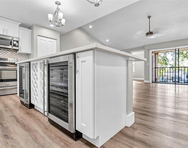 5684 Baywater Drive - Photo Thumbnail 10