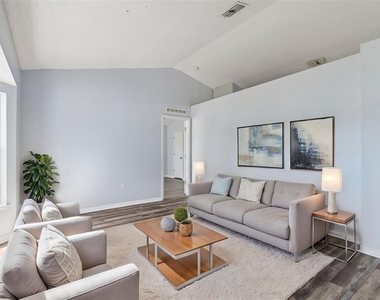 11067 Monarch Street - Photo Thumbnail 3