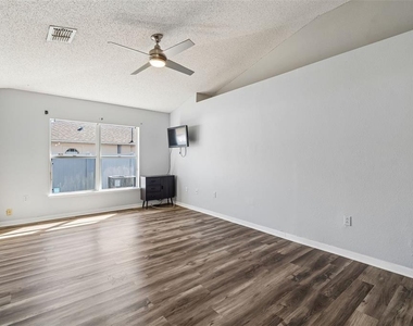 11067 Monarch Street - Photo Thumbnail 9