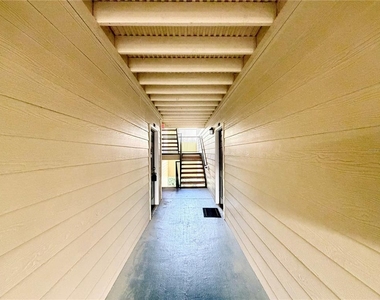 18111 Bridle Bit Lane - Photo Thumbnail 17