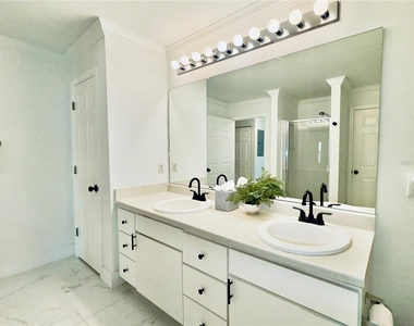 18111 Bridle Bit Lane - Photo Thumbnail 7