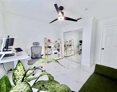 18111 Bridle Bit Lane - Photo Thumbnail 10