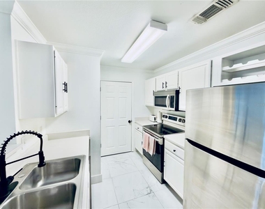18111 Bridle Bit Lane - Photo Thumbnail 14