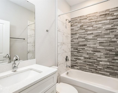 207 Gladiola Court - Photo Thumbnail 11