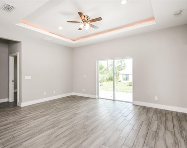 207 Gladiola Court - Photo Thumbnail 3