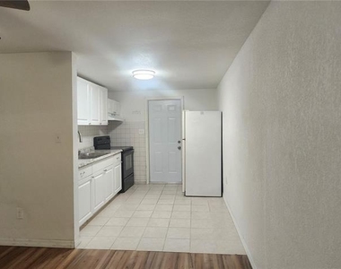 5320 Pine Street - Photo Thumbnail 2