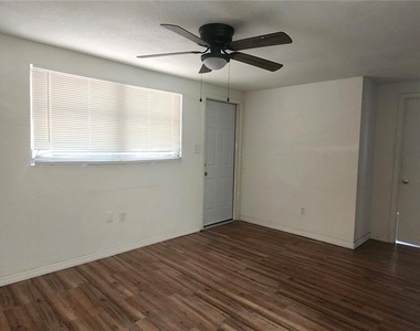 5320 Pine Street - Photo Thumbnail 1