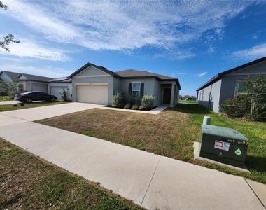2340 Harris Hawk Avenue - Photo Thumbnail 3