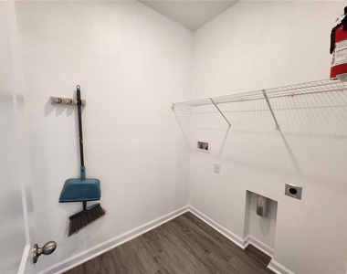 2340 Harris Hawk Avenue - Photo Thumbnail 24
