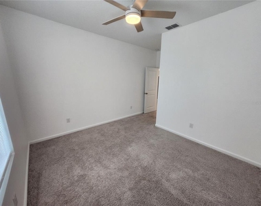 2340 Harris Hawk Avenue - Photo Thumbnail 14