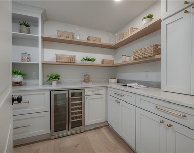471 W Davis Boulevard - Photo Thumbnail 15