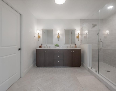 471 W Davis Boulevard - Photo Thumbnail 20