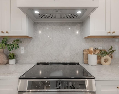 471 W Davis Boulevard - Photo Thumbnail 9