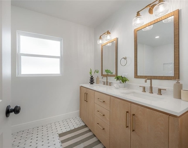 471 W Davis Boulevard - Photo Thumbnail 29