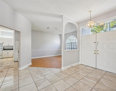 918 Academy Drive - Photo Thumbnail 7