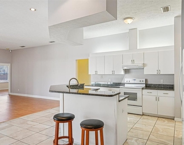 918 Academy Drive - Photo Thumbnail 22