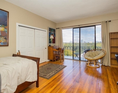 2109 Bayshore Boulevard - Photo Thumbnail 3