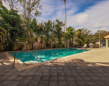 2109 Bayshore Boulevard - Photo Thumbnail 11