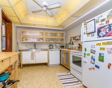 3136 W Euclid Avenue - Photo Thumbnail 4