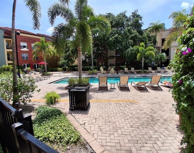 2402 W Azeele Street - Photo Thumbnail 16