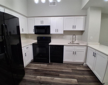 2402 W Azeele Street - Photo Thumbnail 1