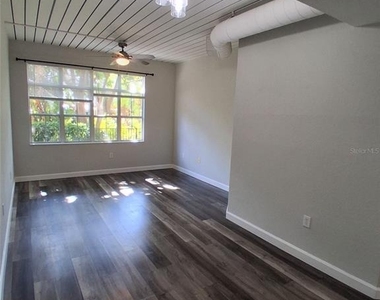 2402 W Azeele Street - Photo Thumbnail 7