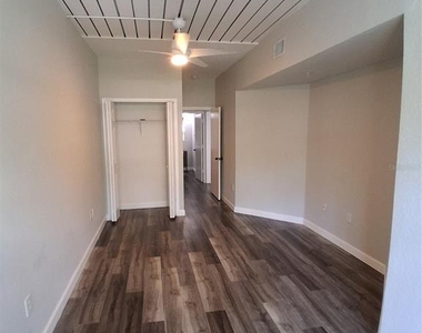 2402 W Azeele Street - Photo Thumbnail 11