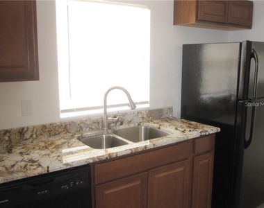 3302 W Wallace Avenue - Photo Thumbnail 3