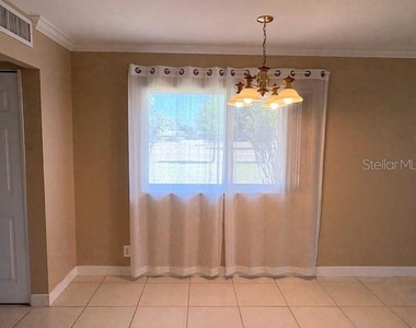 202 Bedford Trail - Photo Thumbnail 9
