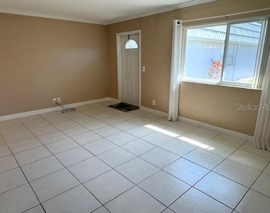 202 Bedford Trail - Photo Thumbnail 6