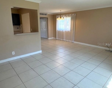 202 Bedford Trail - Photo Thumbnail 5