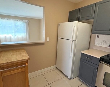 202 Bedford Trail - Photo Thumbnail 12