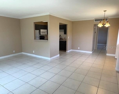 202 Bedford Trail - Photo Thumbnail 4