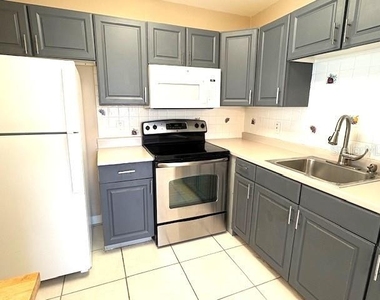 202 Bedford Trail - Photo Thumbnail 10