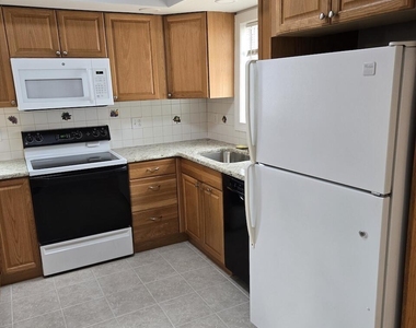 532 Boulevard Avenue - Photo Thumbnail 3