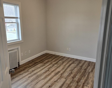 532 Boulevard Avenue - Photo Thumbnail 7