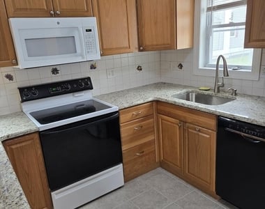 532 Boulevard Avenue - Photo Thumbnail 1