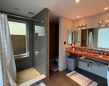 828 W Gordon Street - Photo Thumbnail 11