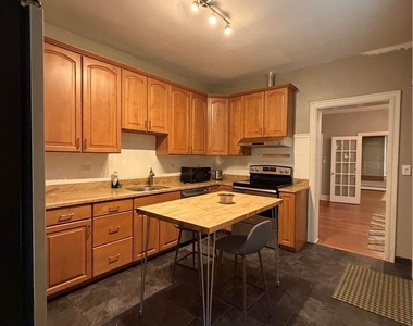 828 W Gordon Street - Photo Thumbnail 8