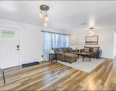 8199 115th Street - Photo Thumbnail 5