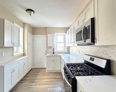 230 E Fairview Street - Photo Thumbnail 5